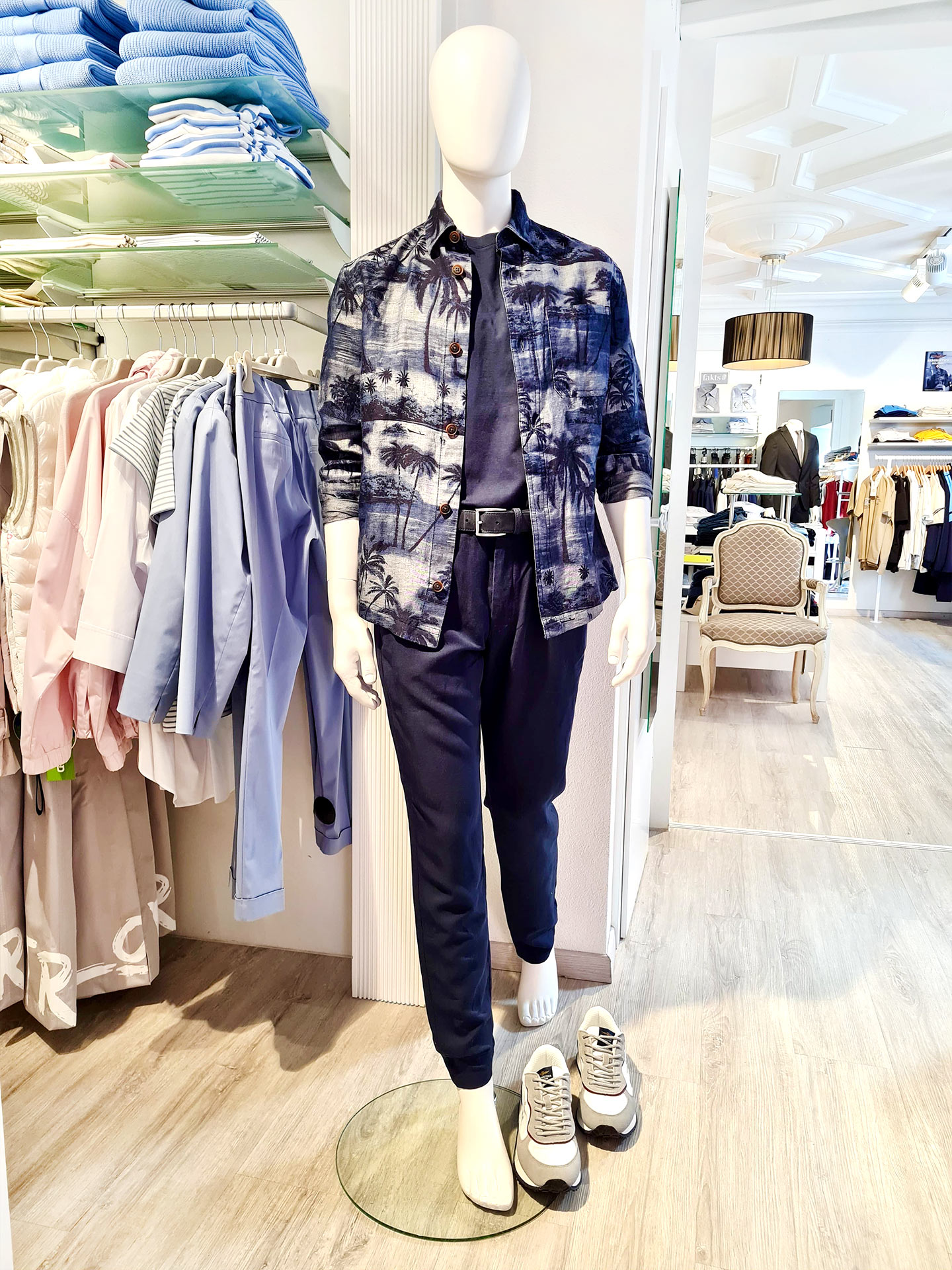 Leichter Herrenlook mit Joop! Over-Shirt & Lyocell-Leinen-Hose