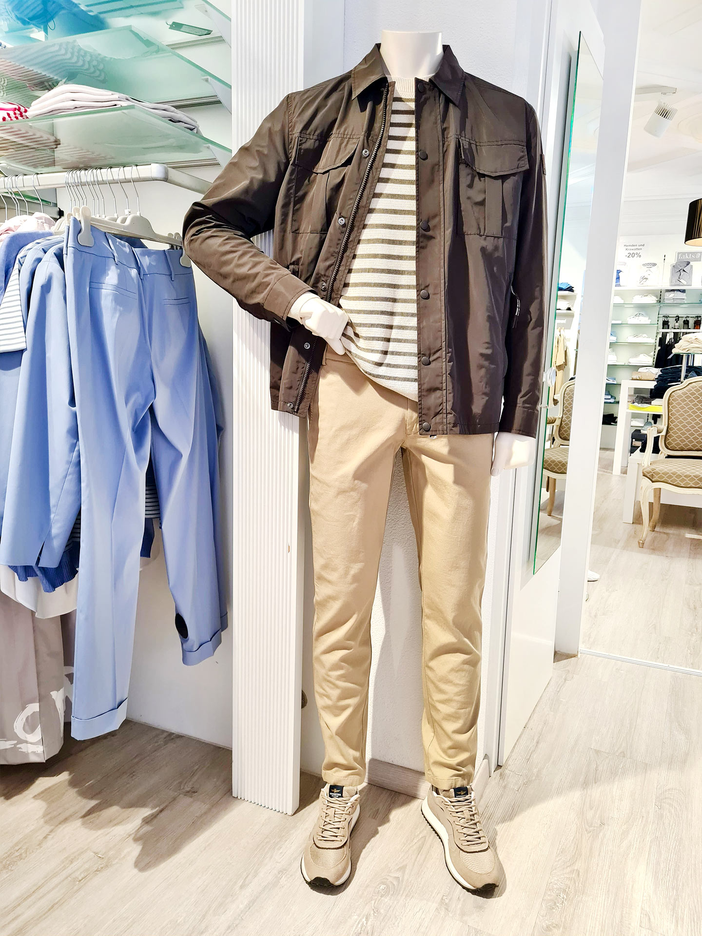 Joop! Fieldjacket & Hiltl Chino – sportiv-eleganter Herrenlook