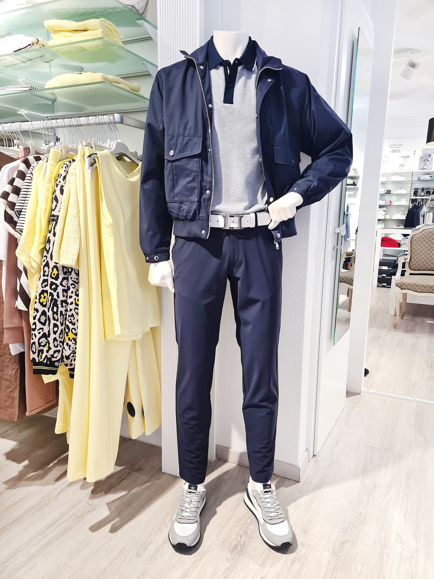 Baldessarini Blouson mit Hiltl Performance-Hose & Joop! Polo – edelsportiver Herrenlook – Look 2