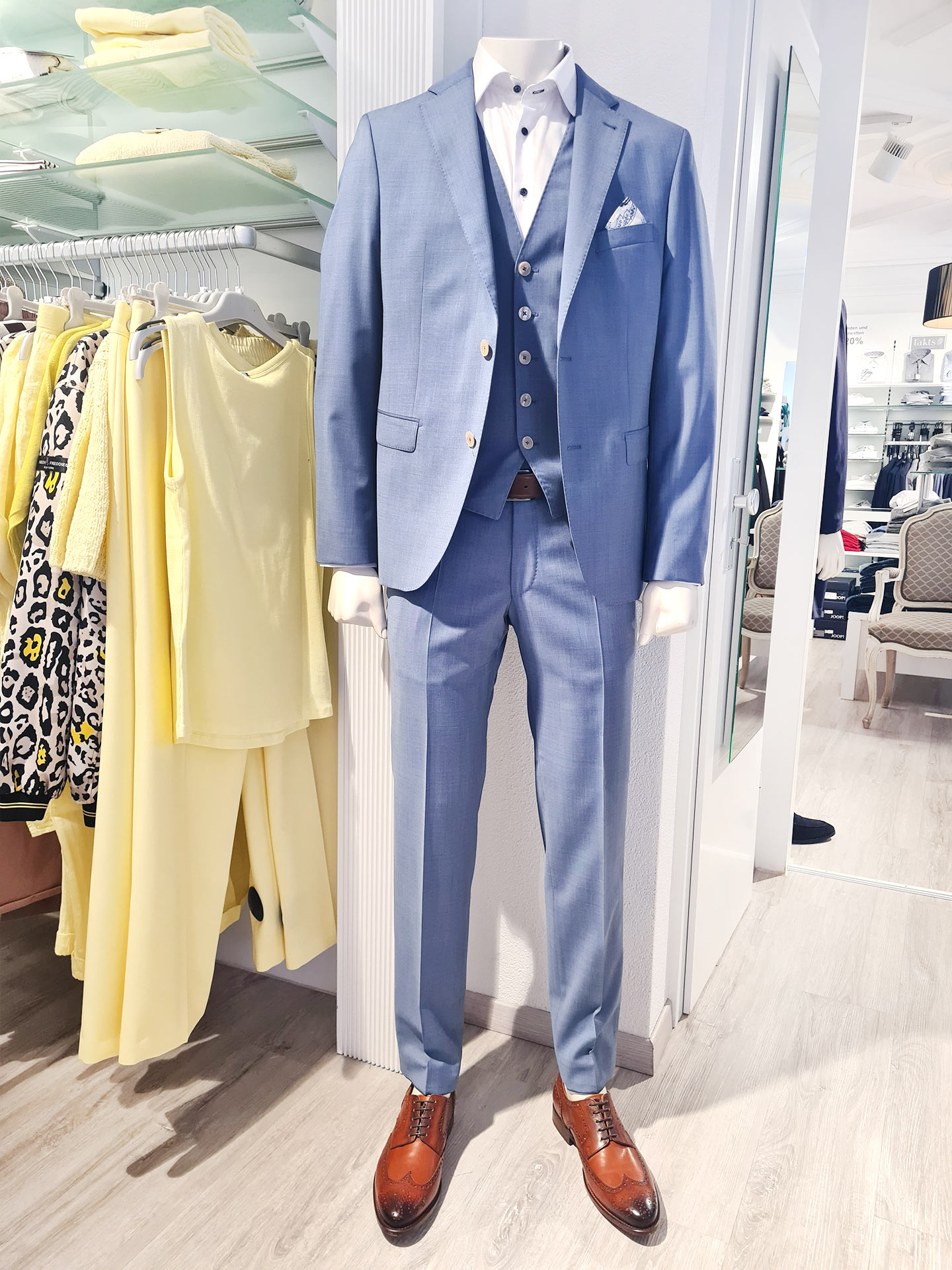 Baldessarini Anzug mit Marzotto-Schurwolle & Prime Shoes Lederschuhe – eleganter Herrenlook Frühjahr 2026 – Look 3