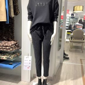 4900
